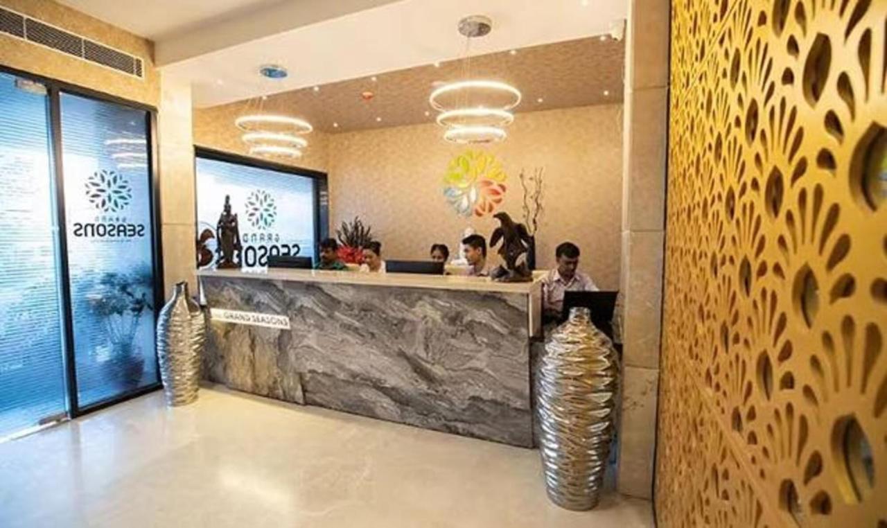 格兰德季节商务酒店 班加罗尔 外观 照片