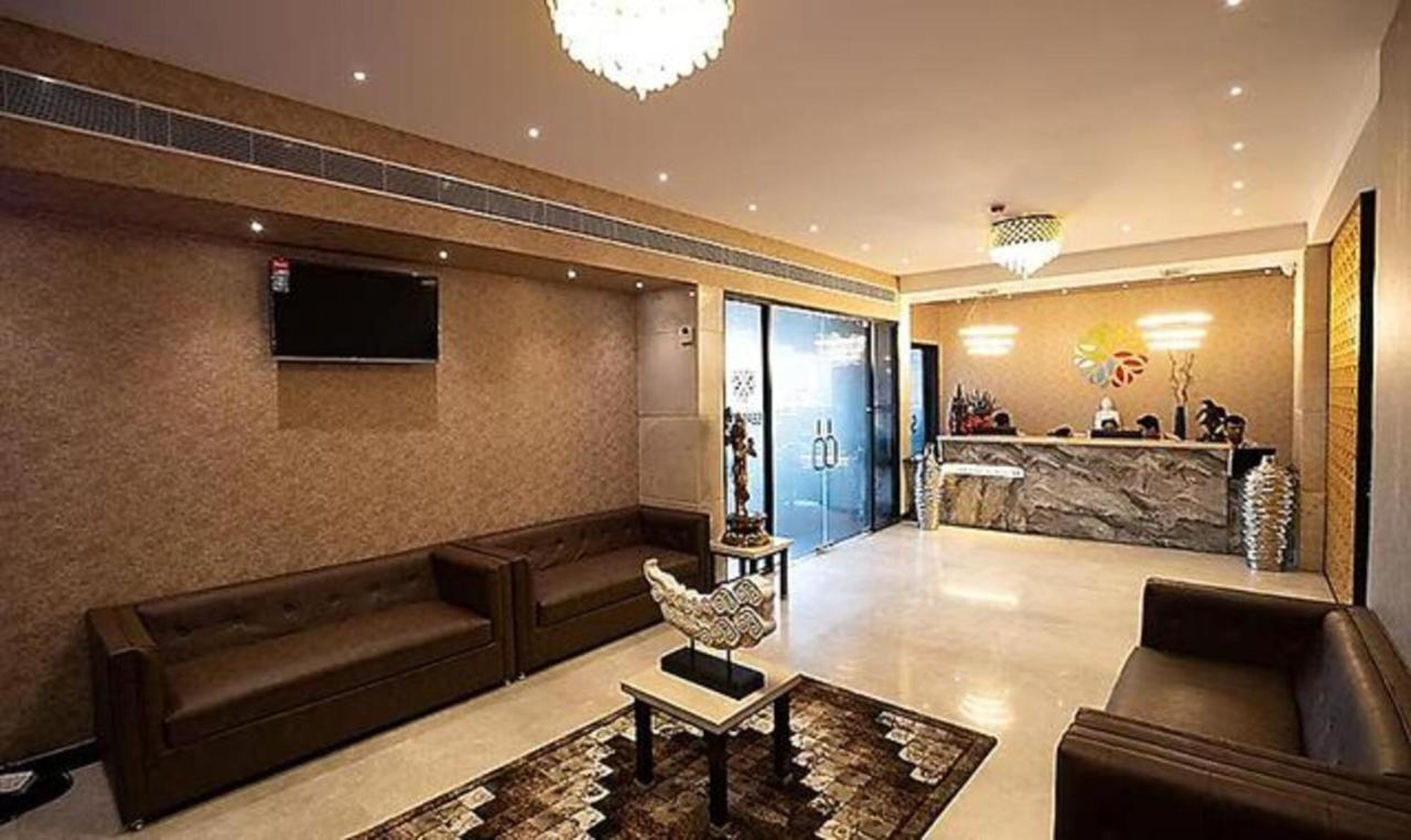 格兰德季节商务酒店 班加罗尔 外观 照片